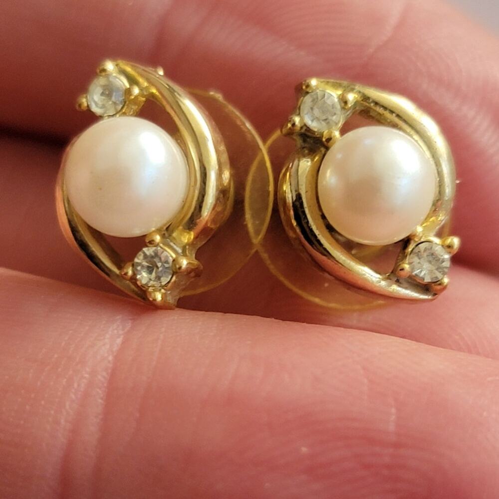 Vintage Earrings 80s Earrings Gold Tone Pearl Rhinestone Stud Earrings Retro Set